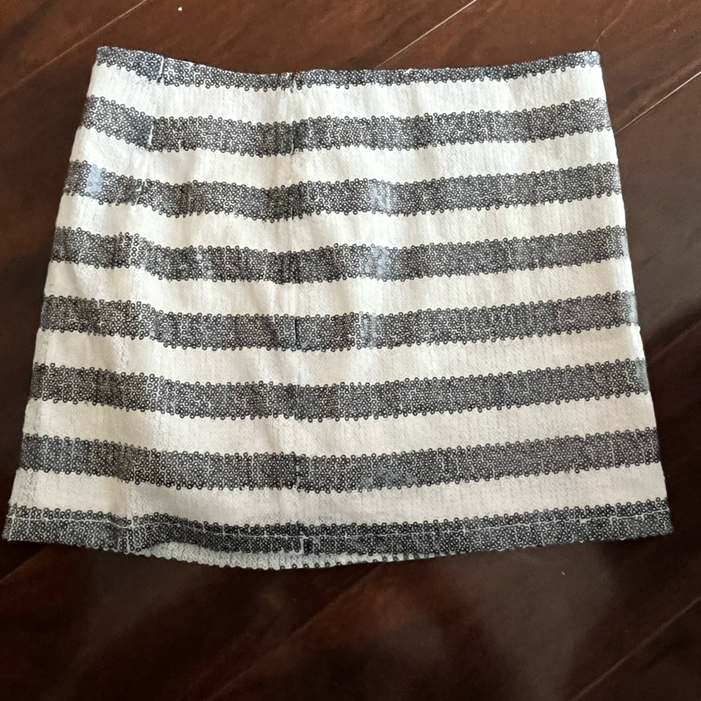 ⭐️EUC - Abercrombie Kids - Black & White Sequin Mini Skirt - Girls Size 12